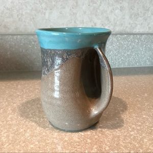 ClayinMotion-Handmade Handwarmer mug-by Bob & Corina Neher-Right handed